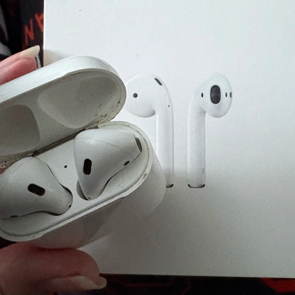 Apple AirPods with Bright Orange Silicone Earbud Case